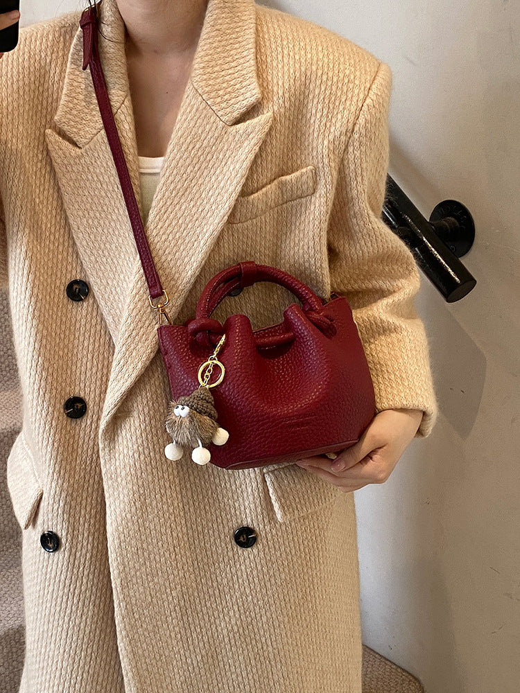 Popular Red Lightweight Bucket Bag Women's New Summer Super Hot Light Luxury Niche High-end Messenger Bag