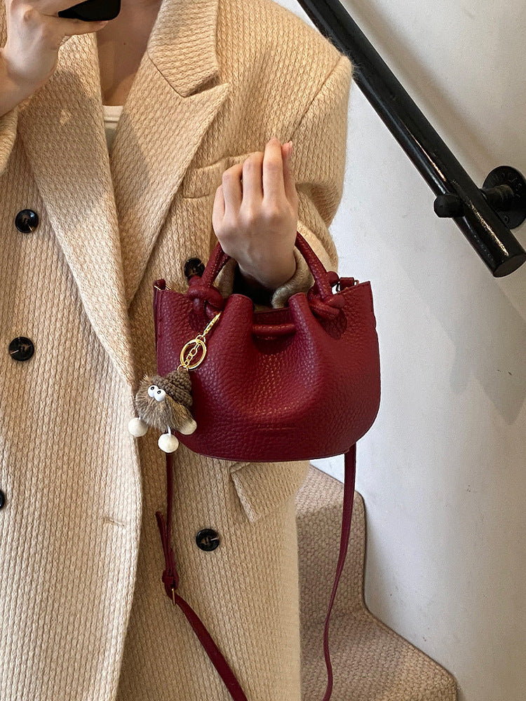 Popular Red Lightweight Bucket Bag Women's New Summer Super Hot Light Luxury Niche High-end Messenger Bag