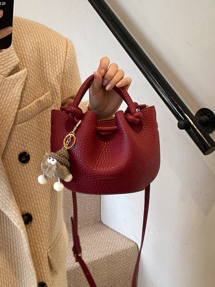 Popular Red Lightweight Bucket Bag Women's New Summer Super Hot Light Luxury Niche High-end Messenger Bag